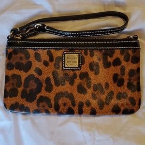 DOONEY & BOURKE wristlet